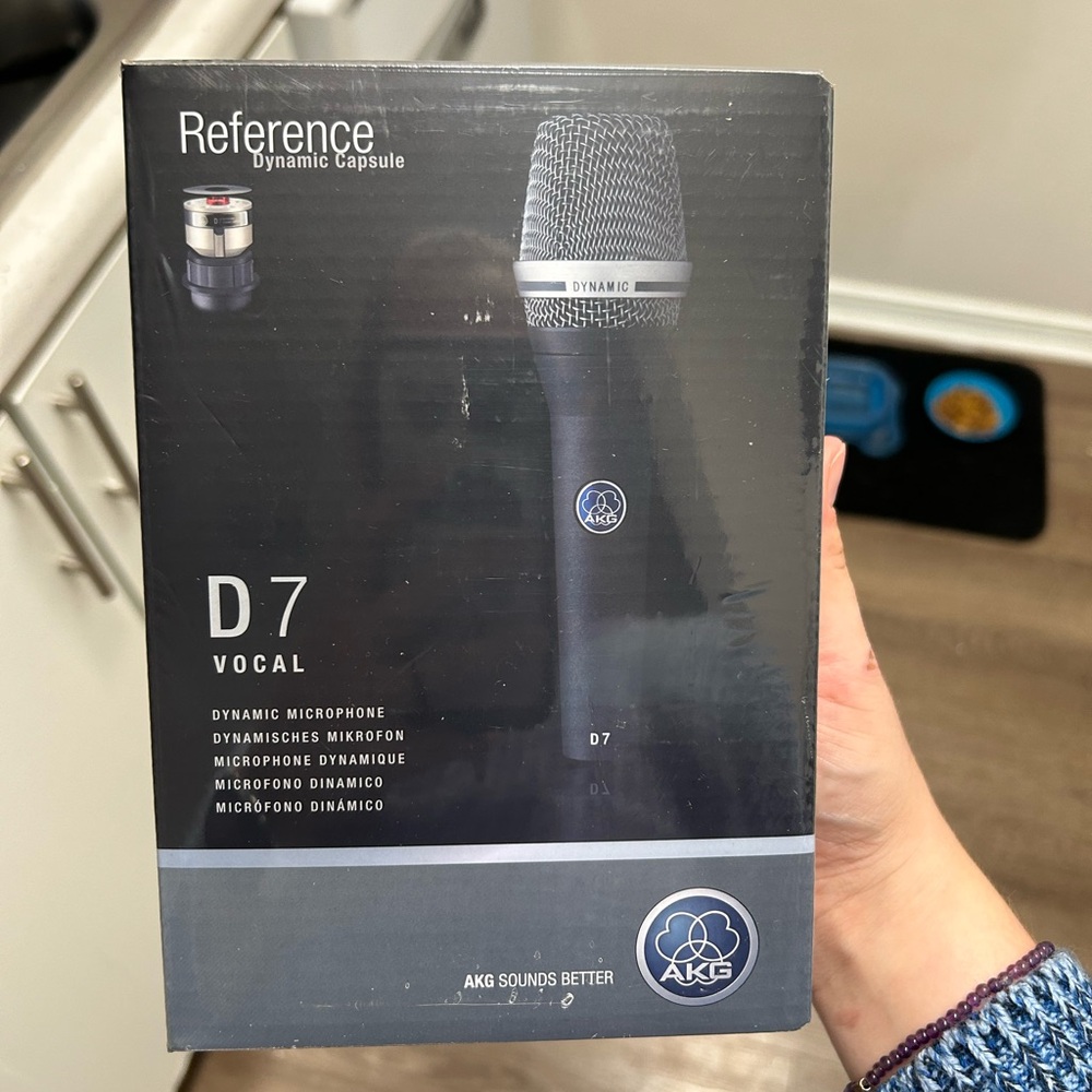 AKG Pro Audio D7 Reference Dynamic Vocal Microphone